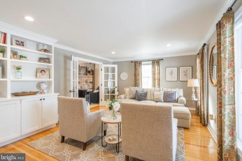 272 Steeplechase Dr, Media PA 19063-1958 exterior