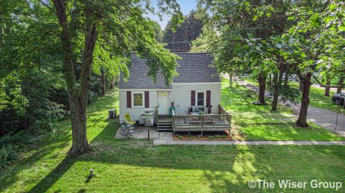 4496 Dangl Rd, Meskegon MI 49444-9715 exterior