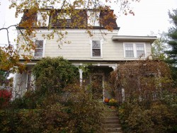 25 Bowen St, Newton, MA 02459-1803