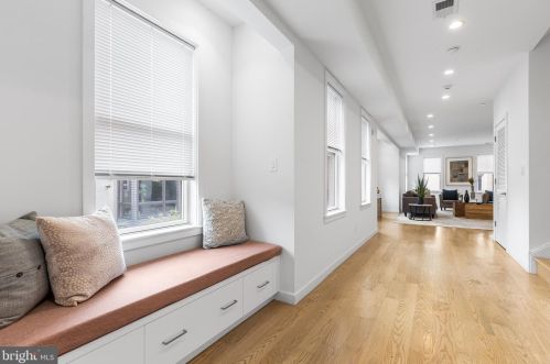 833 Bainbridge St, Philadelphia PA  19147-2009 exterior