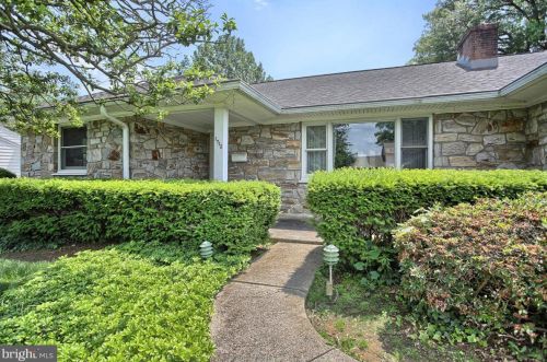 1712 Wheatland Ave, Lancaster PA 17603-4520 exterior