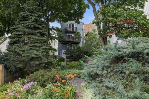 2044 Booth St, Milwaukee WI 53212-3406 exterior