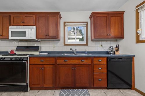 8721 Eulalie Ave, Saint Louis MO 63144-2002 exterior