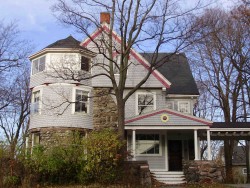 41 Washington St, Newton, MA 02458-2228