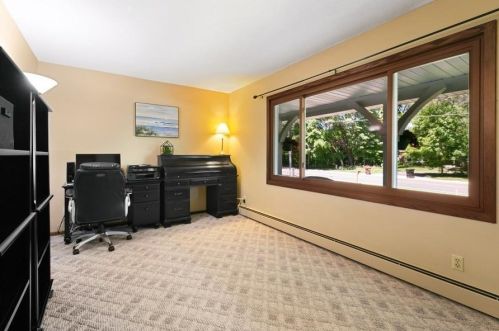 720 County Rd B, Saint Paul MN 55117-1804 exterior