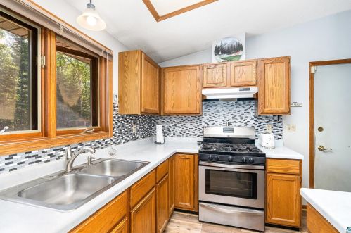 6579 Locust Rd, Duluth MN 55803-9252 exterior