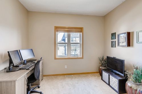 12 River Bend Pl, Chaska MN 55318-3303 exterior