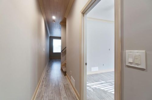 414 Borland St, Pittsburgh PA  15206-2920 exterior