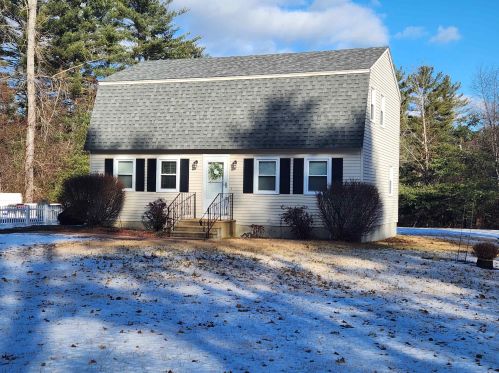 12 Edward Dr, Concord NH  03301-8626 exterior