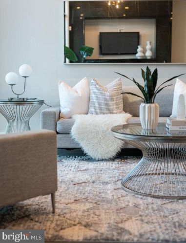 722 Broad St, Philadelphia PA 19146-3119 exterior