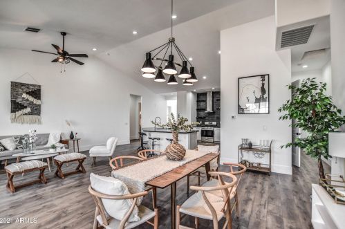 6434 12 St, Phoenix AZ 85086-4804 exterior