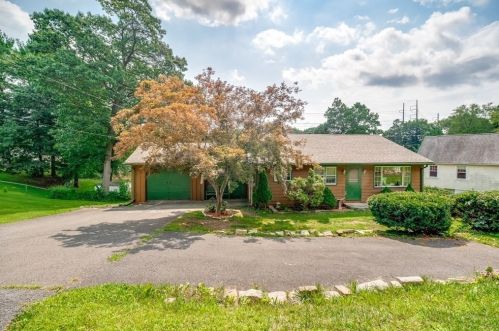 290 Morton St, West Springfield, MA 01089-2304