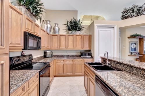 56 Is Dr, Boynton Beach FL 33435-3338 exterior