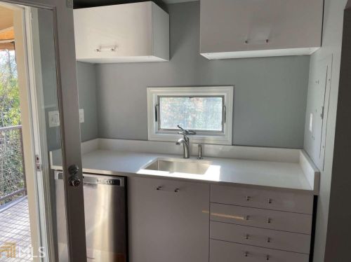 2961 Hardman Ct, Atlanta GA  30305-3424 exterior