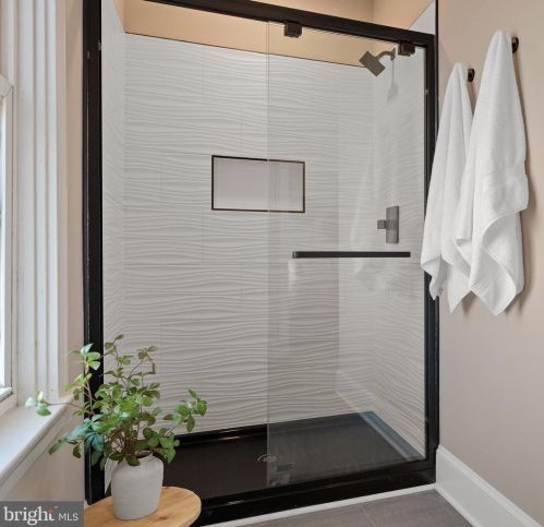 829 Shippen St, Lancaster PA  17602-2043 exterior