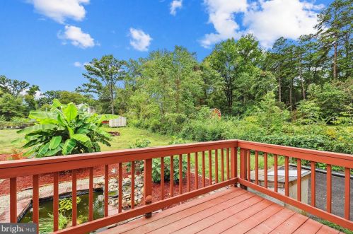 5117 Mount Vernon Memorial Hwy, Alexandria VA  22309-3319 exterior