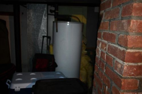 12 Adamson Ave, Norwalk CT 06854-4602 exterior