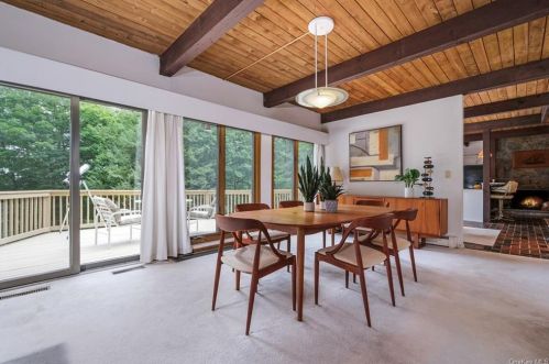 22 Carolyn Pl, Armonk NY 10504-1101 exterior