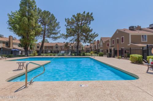 18815 34th Ave, Phoenix AZ  85027-4883 exterior