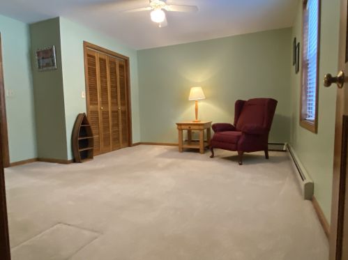 14 Brookwood Dr, Concord NH 03301-1800 exterior