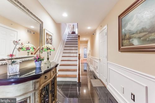 610 Hancock St, Philadelphia, PA 19123-3018