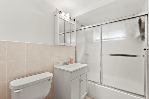 634 95th St, Chicago IL 60617-5053 exterior