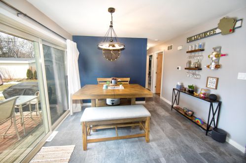 5581 Honey Creek Dr, Milwaukee WI  53221-4062 exterior