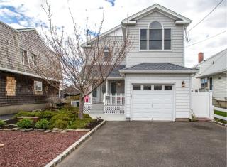 10 Bayview Ave, Babylon, NY 11702-4308