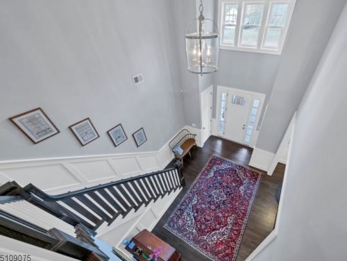 70 Cathedral Ave, Florham Park NJ 07932-2521 exterior