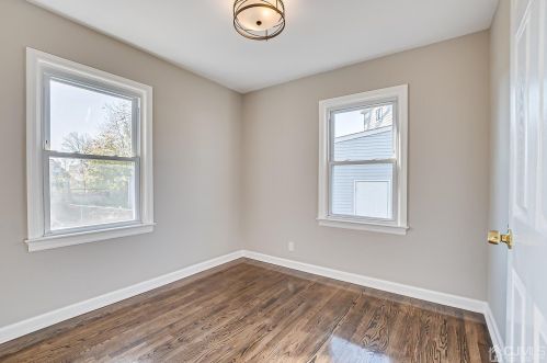 85 Gdn Ter, Edison NJ 08817-4501 exterior