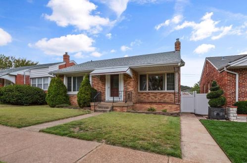 5227 Pernod Ave, Saint Louis MO 63139-1329 exterior