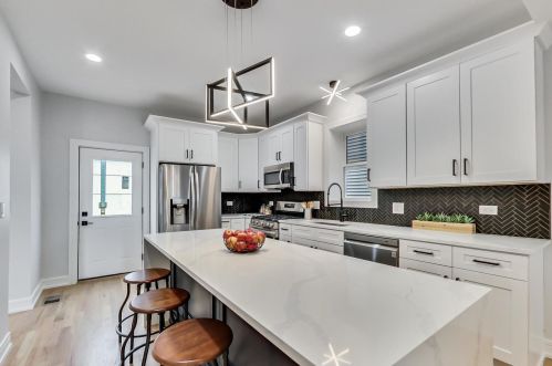 1624 Peterson Ave, Chicago IL  60660-2417 exterior