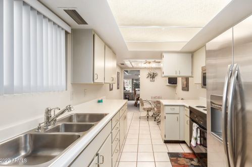 10013 Minnesota Ave, Chandler AZ 85248-6633 exterior