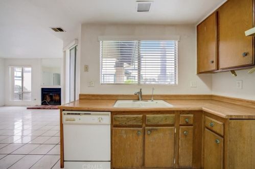 5221 Perkins Rd, Oxnard CA 93033-8358 exterior