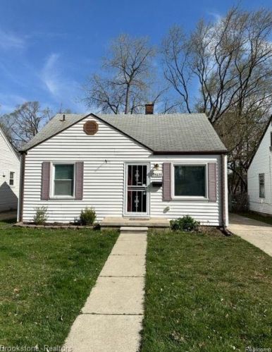 24620 Lehigh St, Dearborn Heights MI  48125-1638 exterior