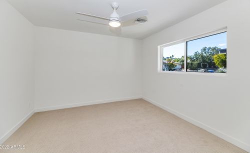 9052 29th St, Phoenix AZ  85028-5302 exterior