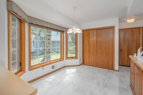 3809 Oakridge Ct, Milwaukee WI 53228-1367 exterior