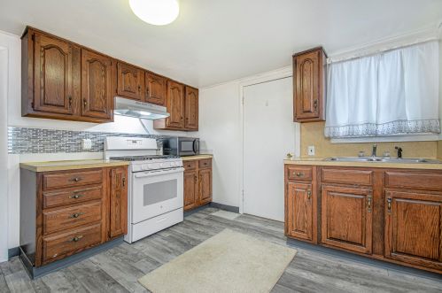 1310 Mcreynolds Ave, Grand Rapids MI 49504-3118 exterior