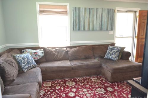 13 Holbrook St, Milford CT 06460-5133 exterior