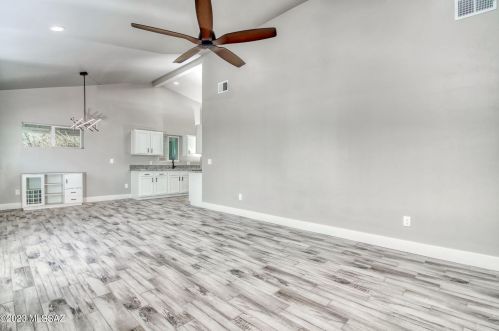 892 Glenn St, Tucson AZ  85705-4120 exterior