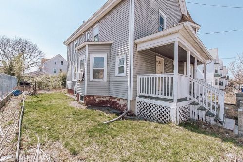 170 Wadsworth St, Providence, RI 02909-2315