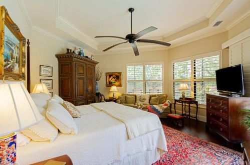 1016 Tivoli Dr, Naples FL 34104-0806 exterior