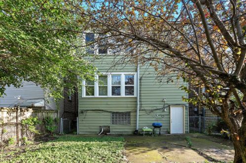 4346 Cermak Rd, Chicago IL 60623-2932 exterior