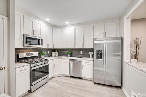 502 Park Pl, Springfield NJ  07081-3504 exterior