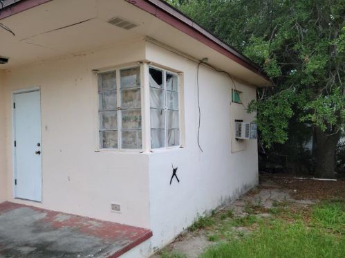 603 Cedar Pl, Fort Pierce FL  34950-3042 exterior