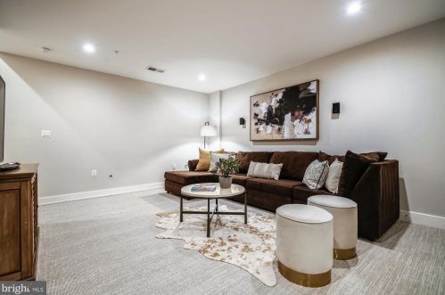 1125 Royal St, Alexandria VA 22314-4310 exterior