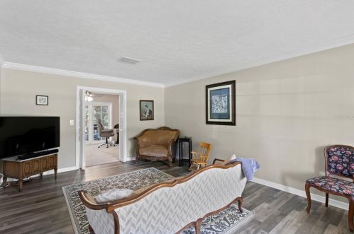 708 Grand Cir, Tampa FL  33617-7844 exterior