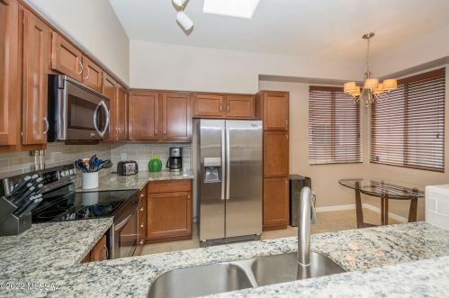 7383 Calle Nostalgico, Tucson, AZ 85715-2821