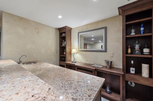 2332 Divot Dr, Saint Louis MO 63131-3240 exterior