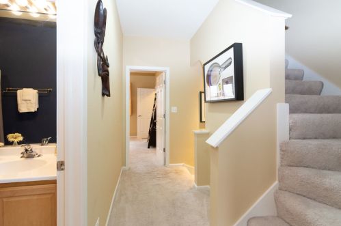 723 Blackhawk St, Chicago IL 60610-1170 exterior